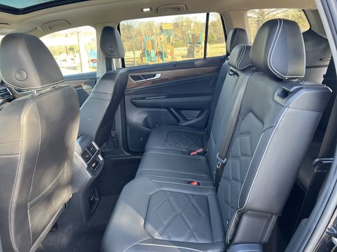 Certified 2025 Volkswagen Atlas SE w/ Panoramic Sunroof Package image 30