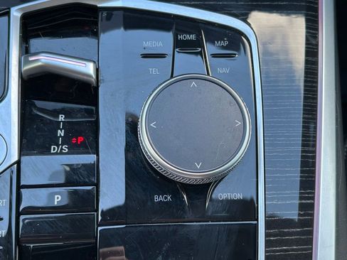 Used 2025 BMW X5 sDrive40i w/ M Sport Package image 34