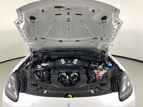 New 2026 Maserati Grecale Modena image 8