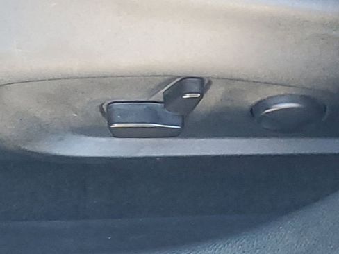 Used 2023 Jeep Compass Limited image 29