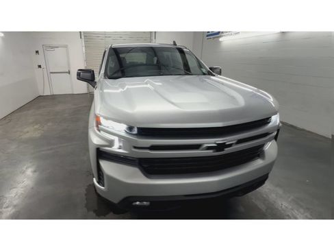 Used 2022 Chevrolet Silverado 1500 RST w/ LPO, Blackout Package AWD/4WD image 3