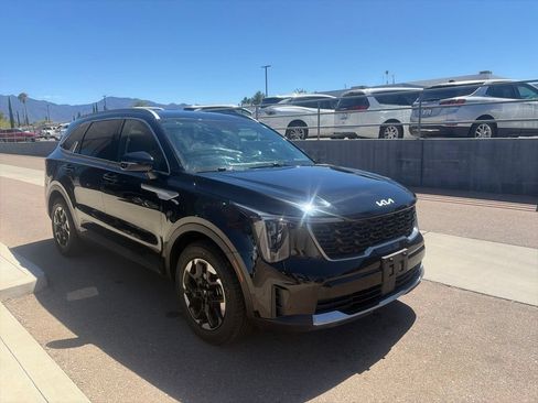 Used 2024 Kia Sorento S FWD image 3