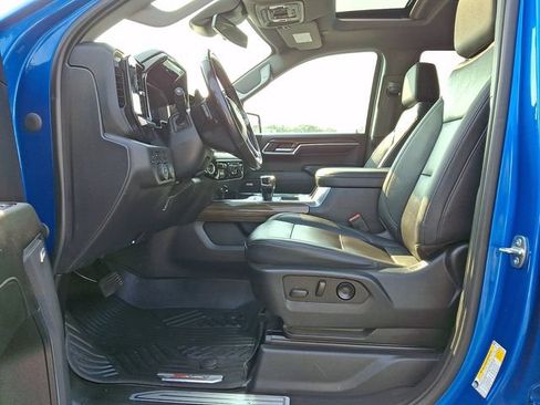Used 2022 Chevrolet Silverado 1500 LT Trail Boss w/ LT Trail Boss Premium Package AWD/4WD image 15