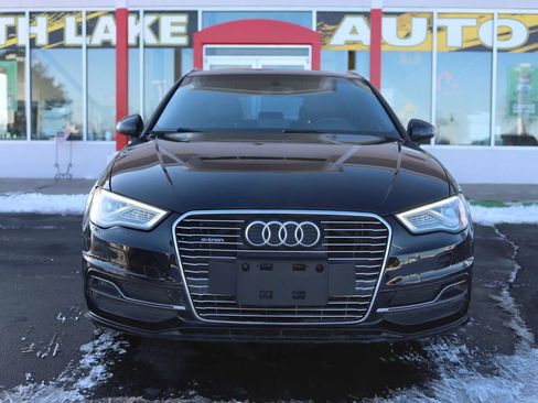 Used 2016 Audi A3 e-tron Premium Plus w/ Premium Plus Package FWD image 2