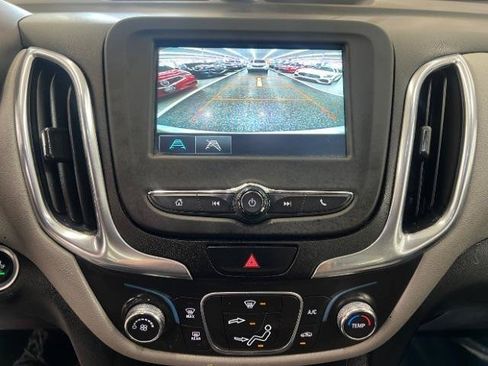 Used 2018 Chevrolet Equinox LT FWD image 15
