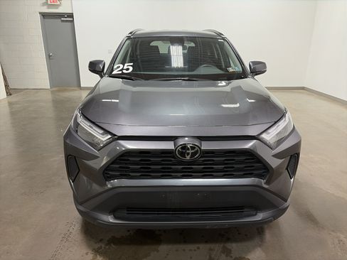 Used 2025 Toyota RAV4 XLE AWD/4WD image 33