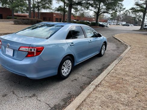Used 2012 Toyota Camry LE image 5