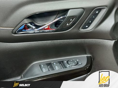 Used 2021 GMC Acadia AT4 w/ Technology Package AWD/4WD image 21