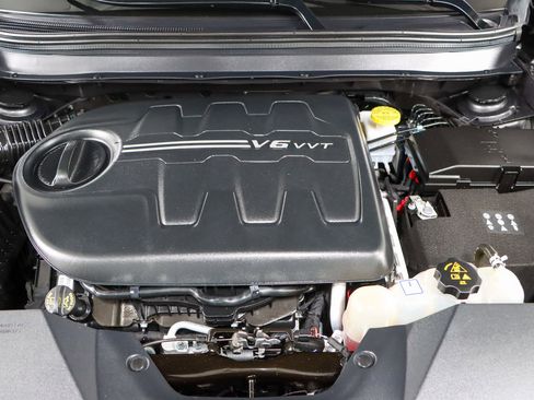 Used 2022 Jeep Cherokee Limited w/ Sun & Sound Group image 32