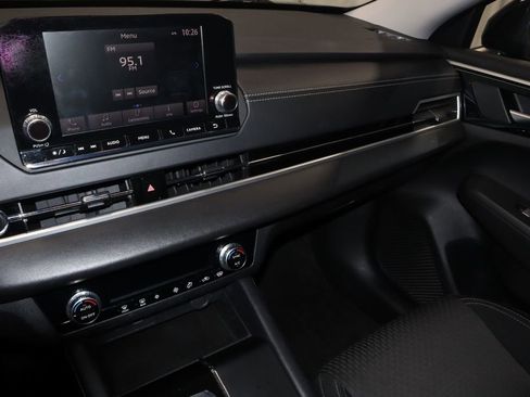 Used 2022 Mitsubishi Outlander ES image 29