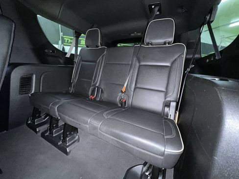 Used 2022 Chevrolet Suburban Premier AWD/4WD image 28