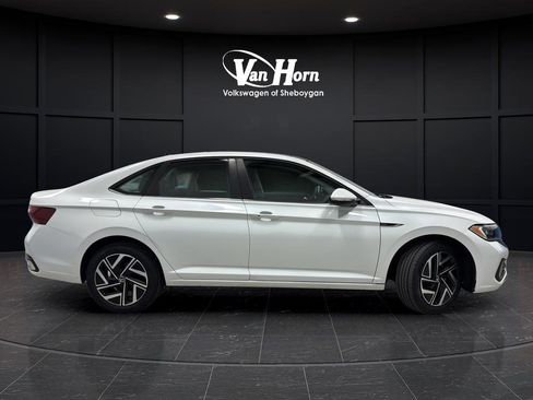 Used 2023 Volkswagen Jetta SEL FWD image 8