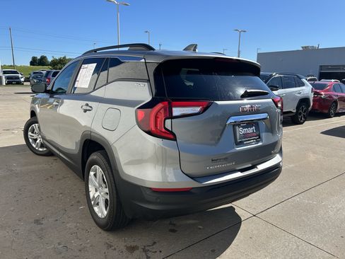 Used 2023 GMC Terrain SLE w/ Driver Convenience Package AWD/4WD image 4