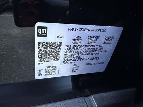 Certified 2025 Chevrolet Suburban Premier image 21