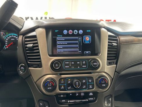 Used 2020 GMC Yukon XL Denali image 25