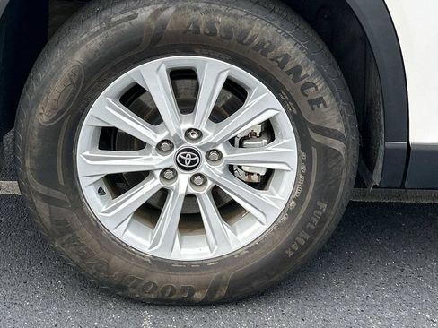 Used 2024 Toyota Grand Highlander XLE FWD image 8