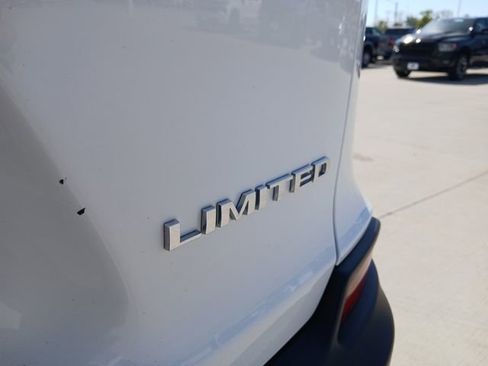 Used 2019 Jeep Cherokee Limited FWD image 12