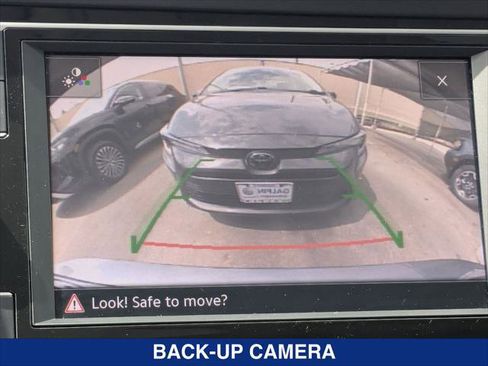 Certified 2022 Volkswagen Jetta SE w/ Panoramic Sunroof Package FWD image 18
