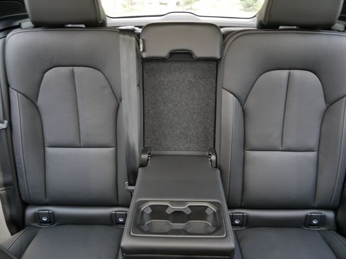 Used 2023 Volvo XC40 B5 Plus w/ Climate Package AWD/4WD image 13
