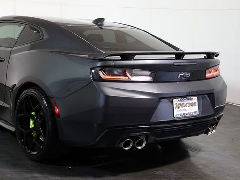Used 2016 Chevrolet Camaro SS RWD image 11
