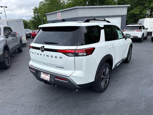 New 2026 Nissan Pathfinder Platinum FWD image 5