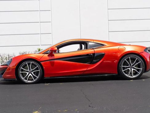 Used 2018 McLaren 570S RWD image 17
