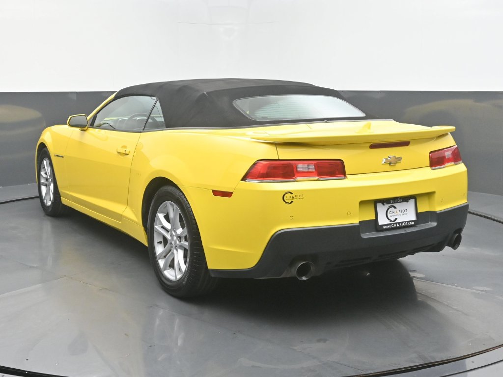 Used 2015 Chevrolet Camaro LT RWD image 4