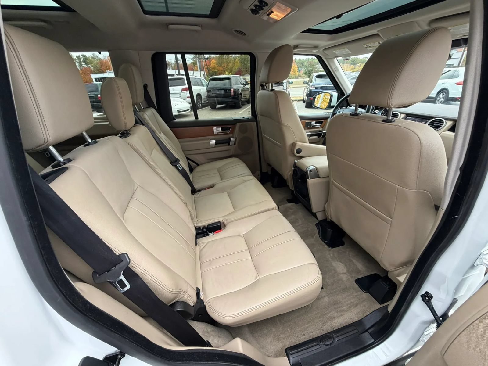 Used 2016 Land Rover LR4 HSE Silver Edition AWD/4WD image 36