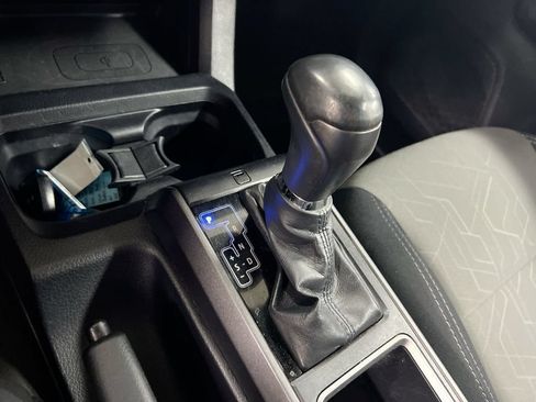 Used 2020 Toyota Tacoma TRD Off-Road AWD/4WD image 17