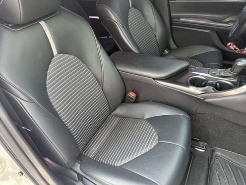 Used 2021 Toyota Camry SE FWD image 35