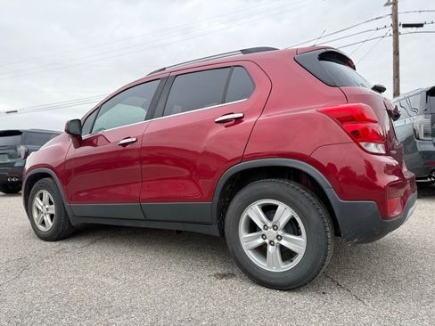 Used 2018 Chevrolet Trax LT w/ LT Convenience Package FWD image 5