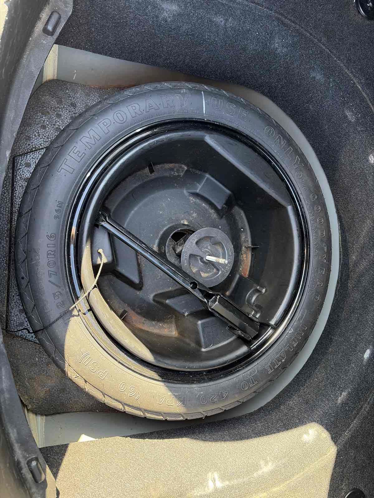 Used 2003 Cadillac CTS 3.2 w/ Preferred Equipment Group RWD image 17