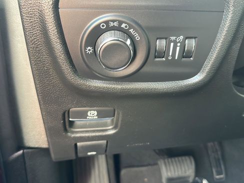 Used 2024 Jeep Grand Cherokee Altitude AWD/4WD image 11