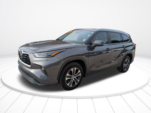 Used 2023 Toyota Highlander XLE FWD image 8