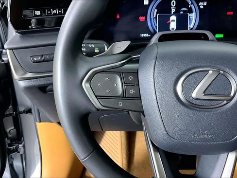 Used 2023 Lexus RZ 450e Premium image 22