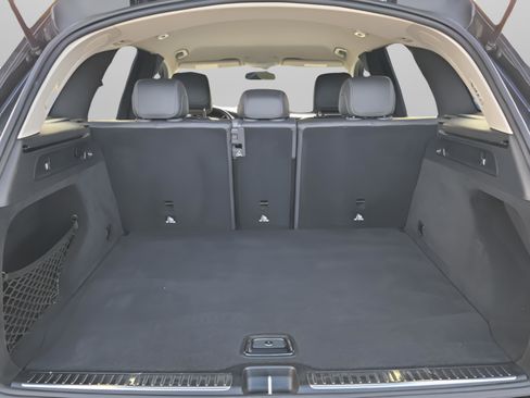 Used 2021 Mercedes-Benz GLC 300 image 37