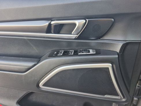 Used 2025 Kia Telluride S image 8