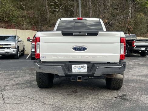 Used 2017 Ford F250 Lariat w/ Tow Technology Bundle image 5