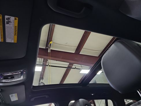 Certified 2025 Mercedes-Benz GLS 450 4MATIC image 32