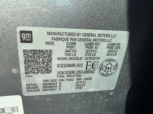 Used 2025 GMC Yukon Denali Ultimate AWD/4WD image 34