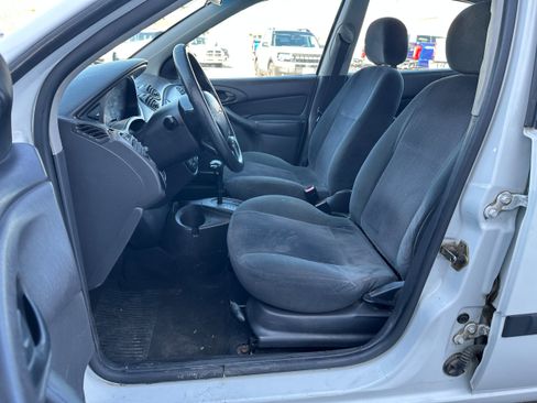 Used 2000 Ford Focus LX image 11