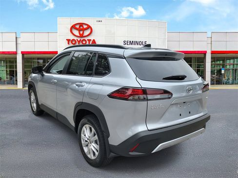 Used 2026 Toyota Corolla Cross LE image 4