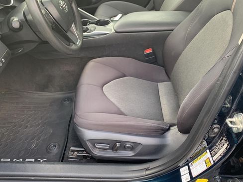 Used 2019 Toyota Camry LE FWD image 20