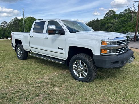Used 2015 Chevrolet Silverado 2500 High Country w/ Duramax Plus Package image 7