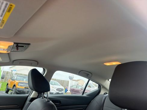 Used 2025 Nissan Altima 2.5 SV FWD image 29