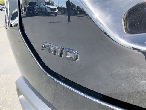 Used 2025 Honda Pilot Sport image 9