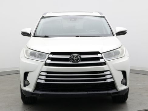 Used 2019 Toyota Highlander XLE AWD/4WD image 2