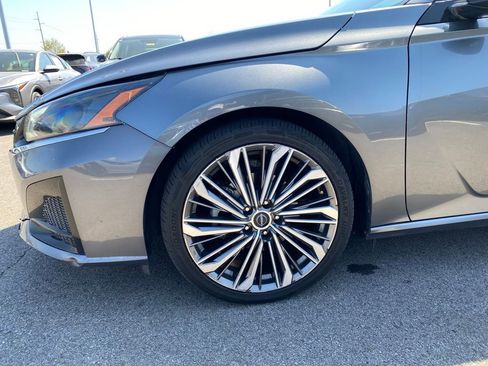 Used 2023 Nissan Altima 2.5 SL FWD image 32
