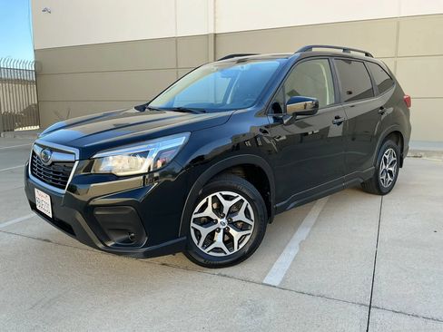 Used 2019 Subaru Forester Premium AWD/4WD image 2