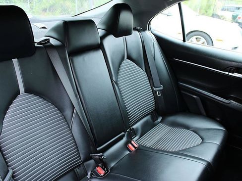 Used 2023 Toyota Camry SE FWD image 17